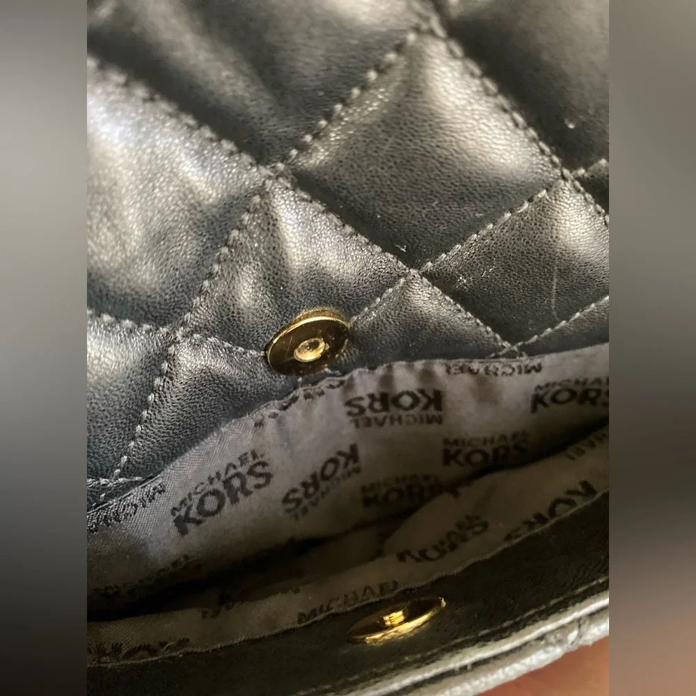 MICHAEL KORS HANNAH QUILTED🖤BLACK🖤LEATHER GOLD CHAIN SHOULDER/CROSSBODY🌟EUC🌟 - Picture 11 of 17